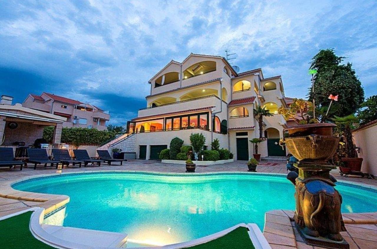 Villa David Vodice Esterno foto